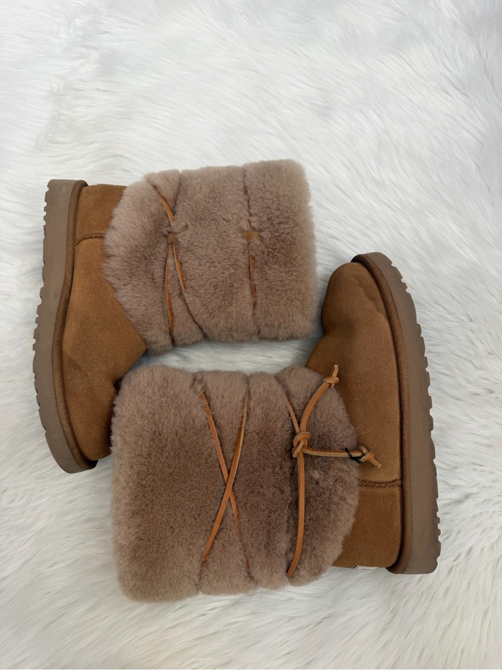 Ugg Chestnut Brown Cozy Shearling Boots Sz 7